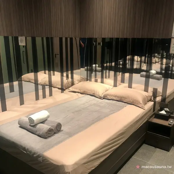 尚品國際水療鏡面休息房床位，澳門桑拿水療私人休憩空間